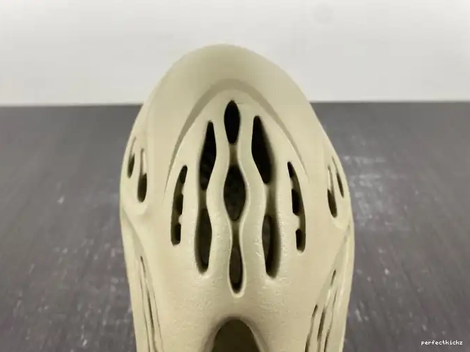 GV6840 RNR Salt Stone Yeezy Foam Adidas 0619